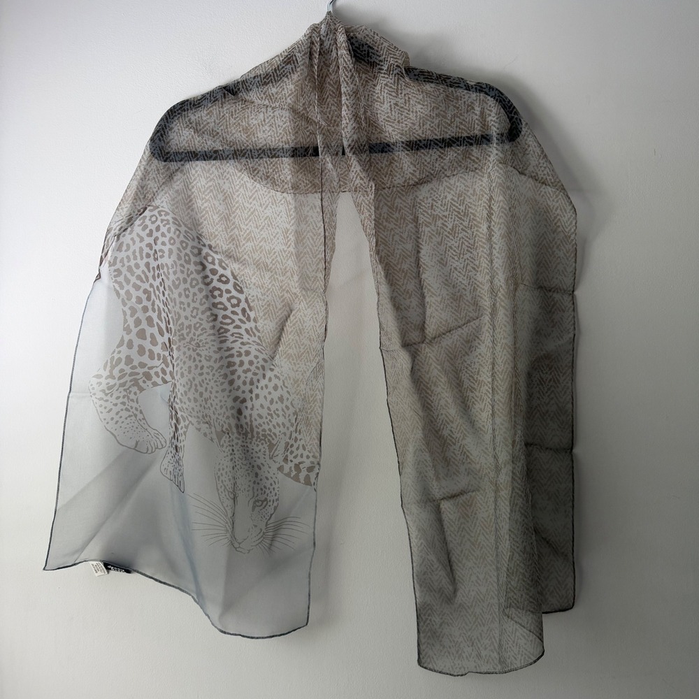 Dennis Basso Scarf Womens OS Grey Leopard Print Sheer Italian Wrap Excellent